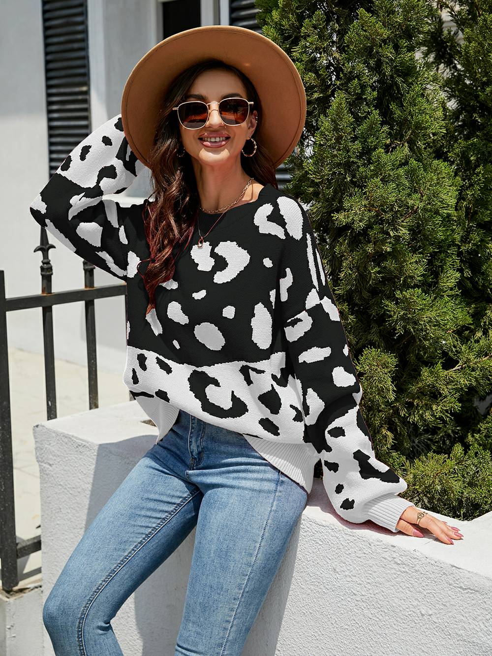 Chic Leopard Round Neck Knit Sweater